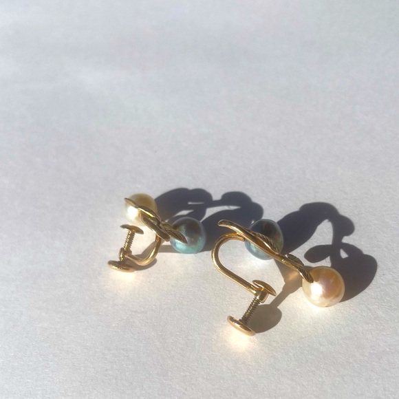 Vintage 14k Gold and Pearl Screw or clip on Earrings for un pierced Ears - Picture 7 of 15